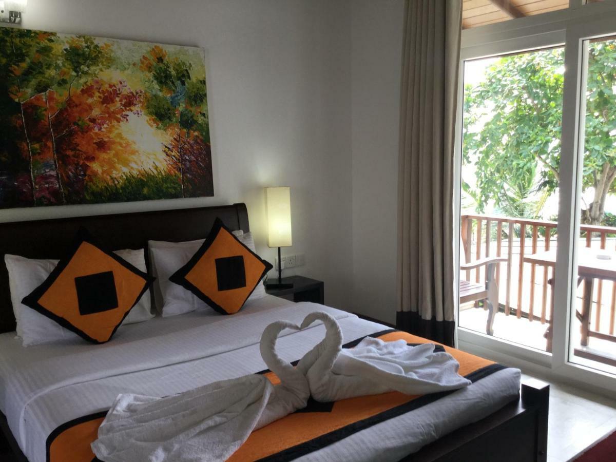 Joe'S Resort Unawatuna Esterno foto